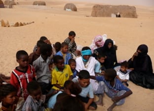 Des enfants de l'oasis de Lagueïla